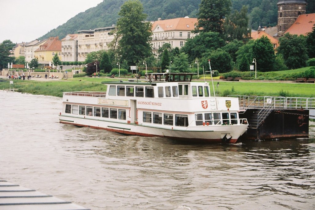 FGS Schsische Schweiz der Personenschiffahrt Oberelbe Frenzel, Pirna am Anleger in Bad Schandau ( aufgenommen am 12.06.2010)