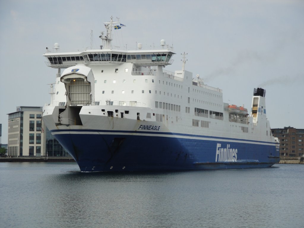 Finnegale beim einlaufen in den Malm´er Hafen,nach 2 Stunden be und entladen geht es zurck nach Travemnde.