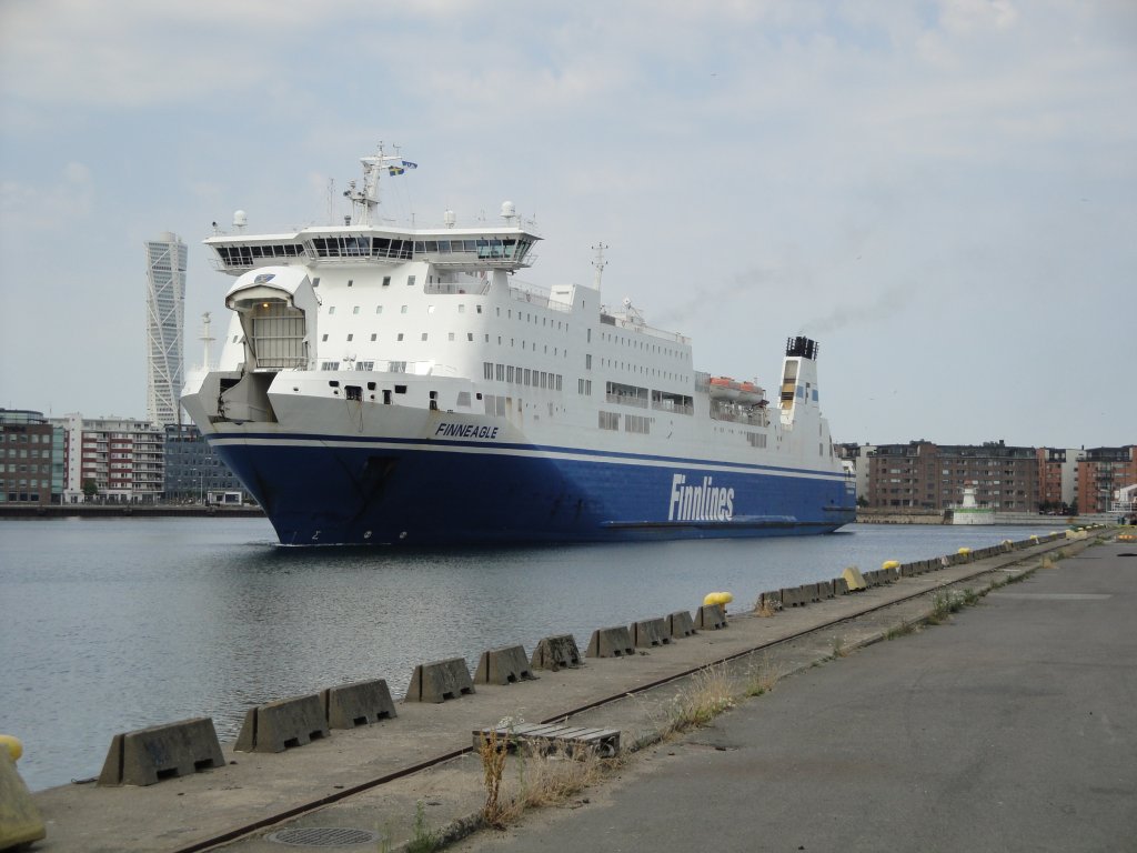 Finnegale beim einlaufen in den Malm´er Hafen,nach 2 Stunden be und entladen geht es zurck nach Travemnde.