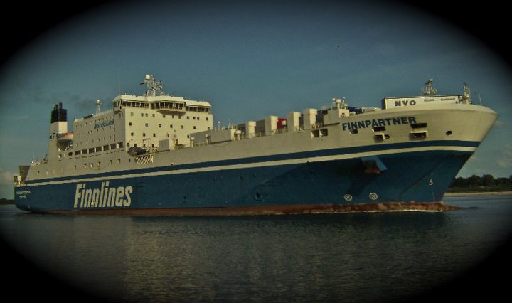 Finntrader Finnlines Schiff beim Einlaufen in Travemnde Aufnahmedatum 11.05.2011