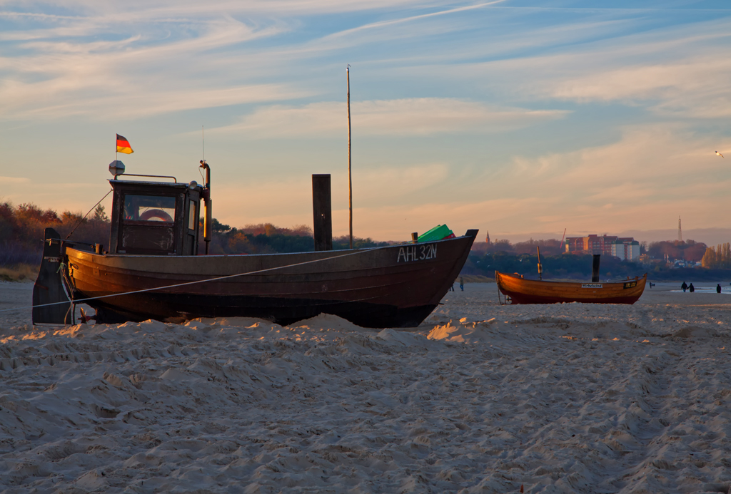 Fischerboote am Strand von Ahlbeck. - 14.11.2012