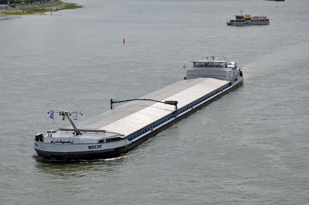 Frachter  NOCHT  auf dem Rhein in Bonn - 02.06.2012