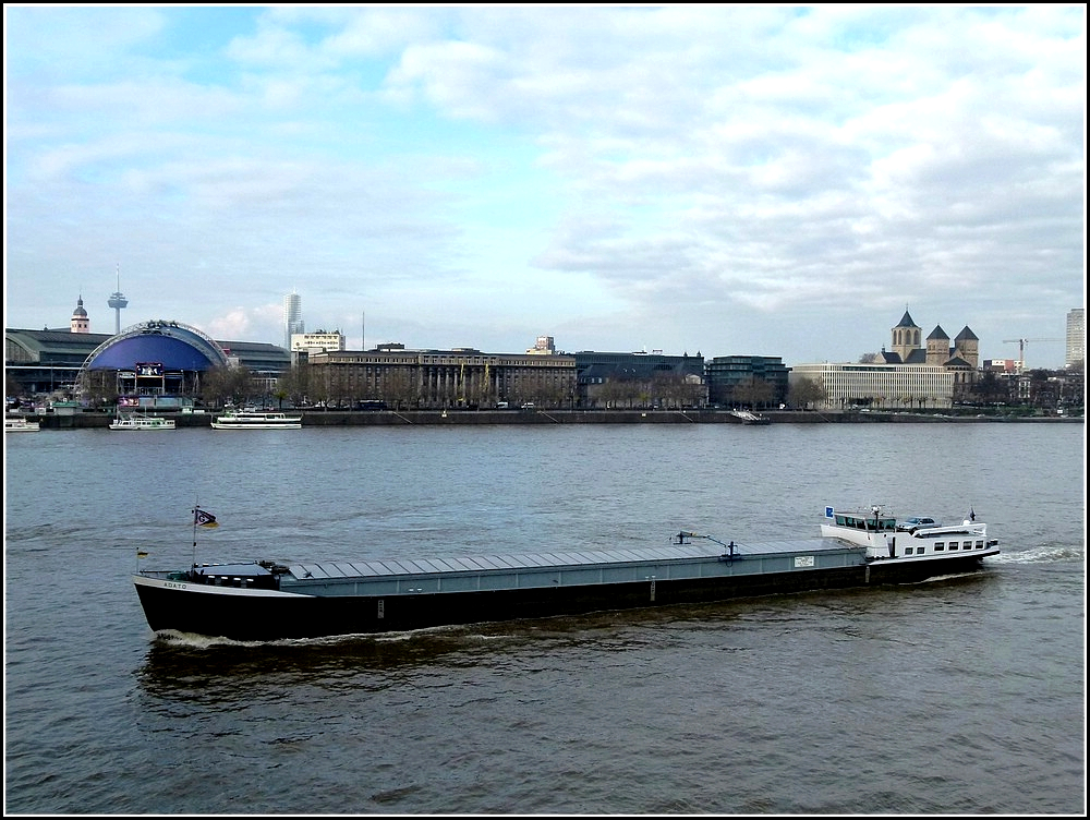 Frachtschiff  ADATO  aufgenommen auf dem Rhein in Kln am 20.11.2010.