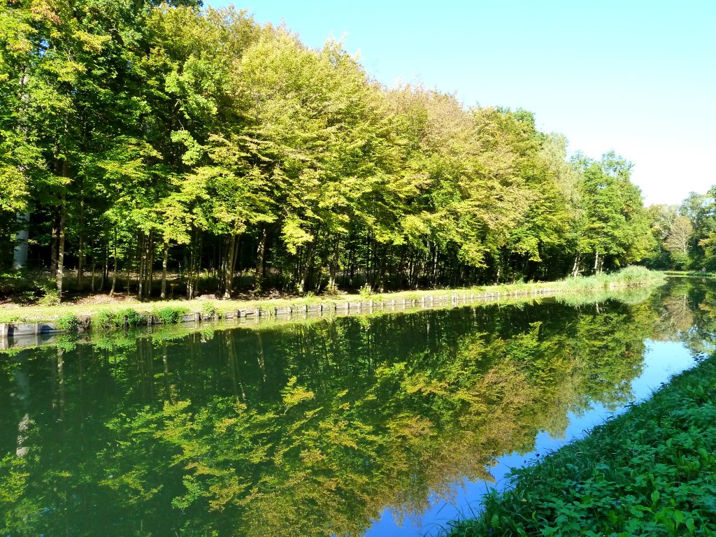 Frankreich, Elsass-Lothringen, Saarkanal (vormals Saar-Kohle-Kanal), zwischen den Schleusen 15 und 16, 01.10.2011