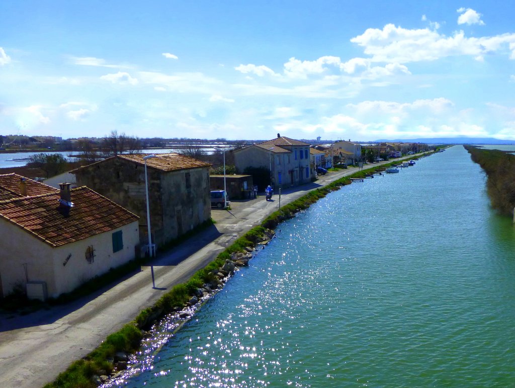Frankreich, Languedoc-Roussillon, Carnon, der Canal du Rhne  Ste in Richtung Palavas gesehen, am 25.03.2013