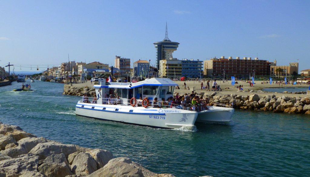 Frankreich, Languedoc-Roussillon, Hrault, Palavas-les-Flots, Catamaran Mikael II auf dem Lez, Richtung Mittelmeer, 02.08.2013 