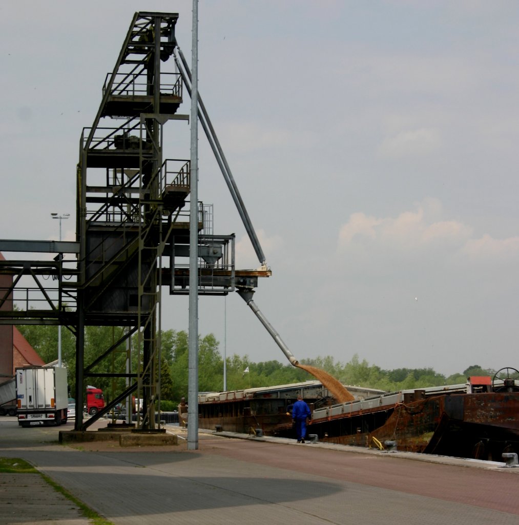 Getreideverladung im Hafen von Jarmen (Peene)am 14.05.2007 gegen 13:03 Uhr 