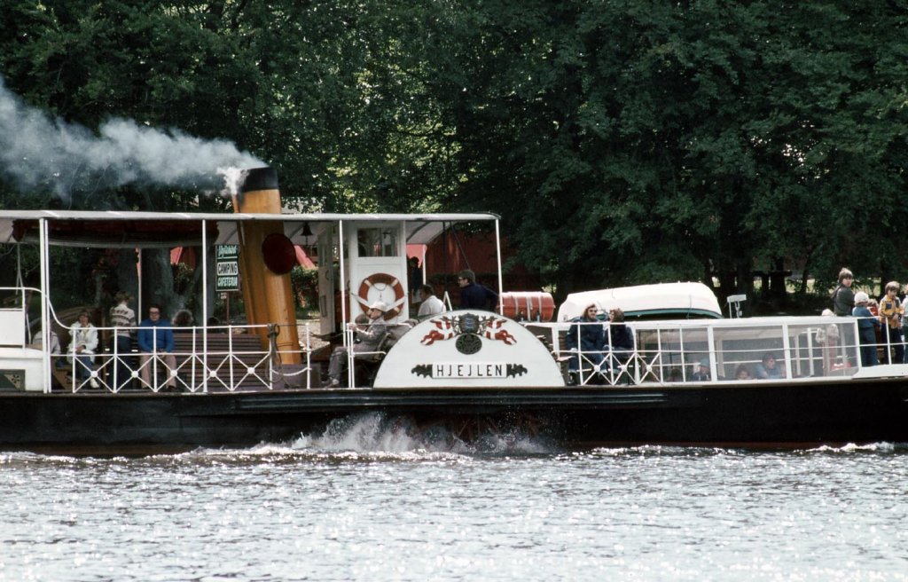 Gleich hat Dnemarks ltester Dampfer  Hjejlen  seinen Heimatanleger in Silkeborg erreicht. Silkeborg, 05.08.1984.