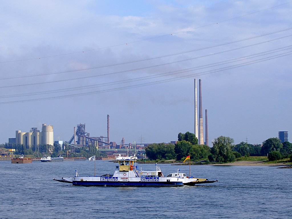 GLCK-AUF(L=33,5; B=9,1; 102kW; Tragfhigkeit 60Tonnen oder 150Pers)verbindet mit einer Geschwindigkeit von 6km/h die beiden Orte Walsum u.Orsoy;110827