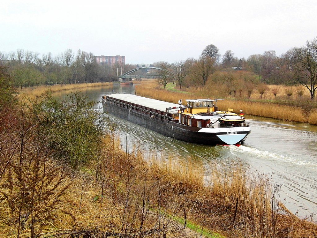 GMS ANDREA, ENI 04400390 hier in Hhe Lbeck-Moisling bei Kanal-Km 1,9 unterwegs im ELK nach Lbeck... Aufgenommen: 06.01.2013