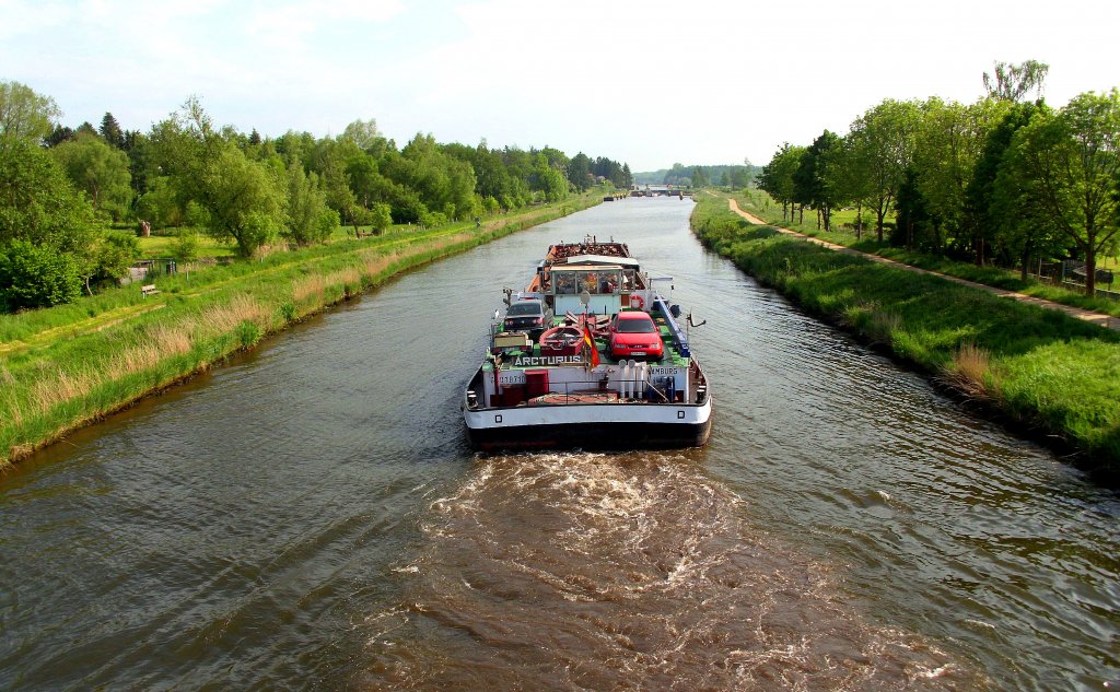 GMS ARCTURUS ENI 04018710, mit Kurs Lauenburg kurz vor der ELK-Schleuse Krummesse...
Aufgenommen: 22.5.2012