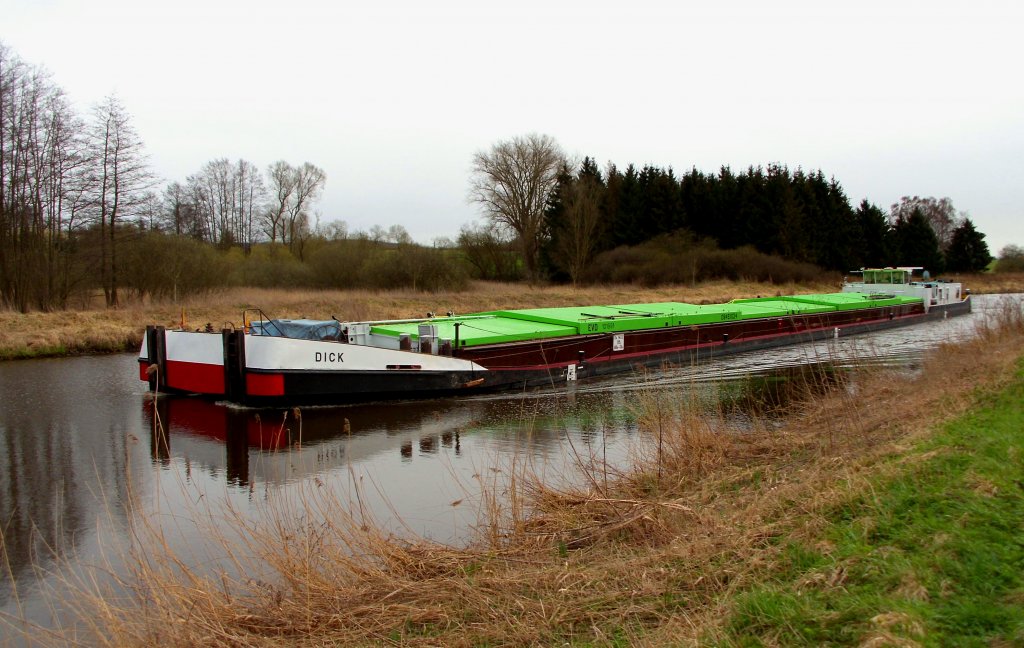 GMS DICK ENI 08451024, kommt von Lauenburg den ELK hoch, hier bei Km 14 mit 3,8 Kn Kurs Lbeck... Aufgenommen: 2.4.2012