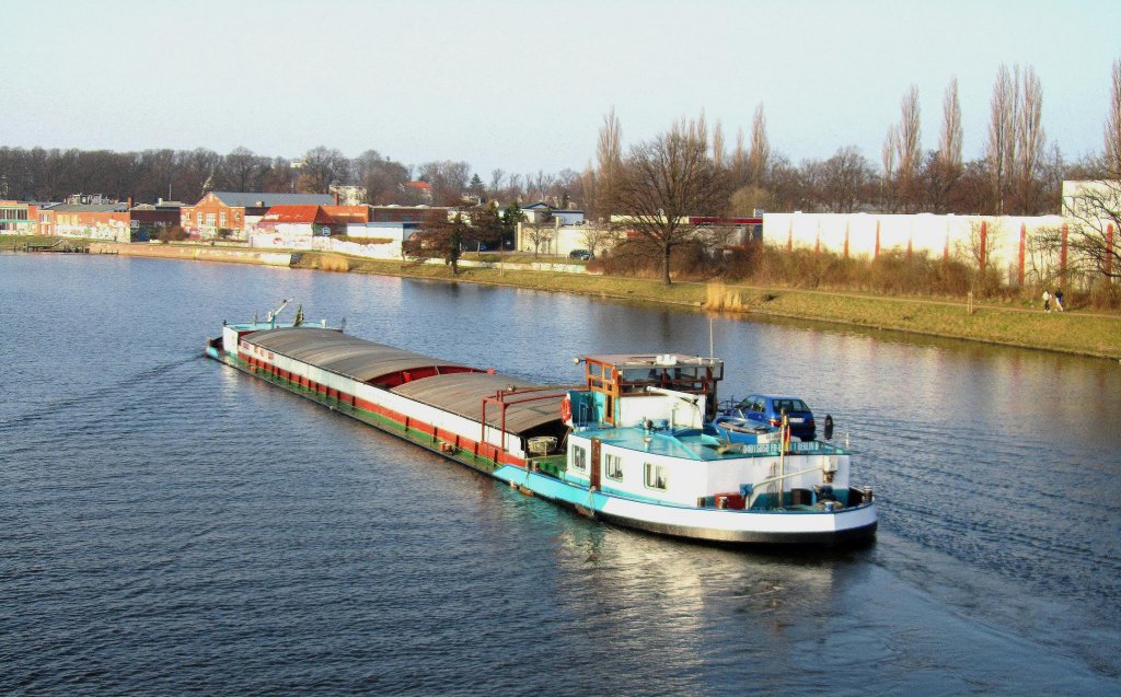 GMS ED-LINER 01 ENI 04015650, durchfhrt den Lbecker Klughafen mit Kurs Lehmannkai 3 in Herrenwyk...  Aufgenommen: 15.03.2012