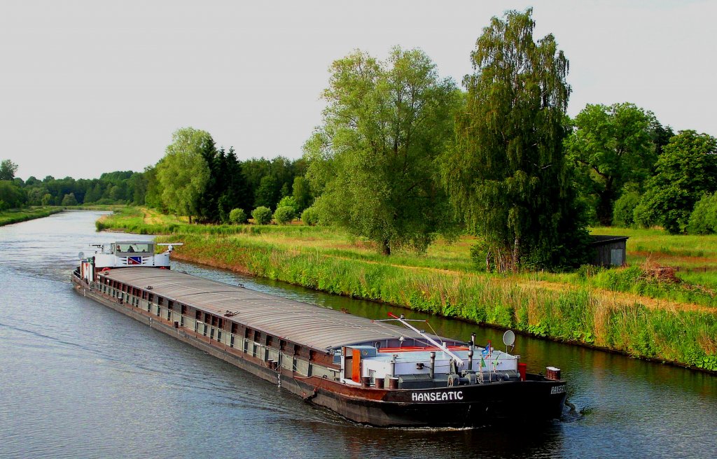 GMS HANSEATIC ENI 04012880  MMSI 211498160 unterwegs im Elbe Lbeck Kanal...
Aufgenommen: 7.6.2012 18:00 Uhr.