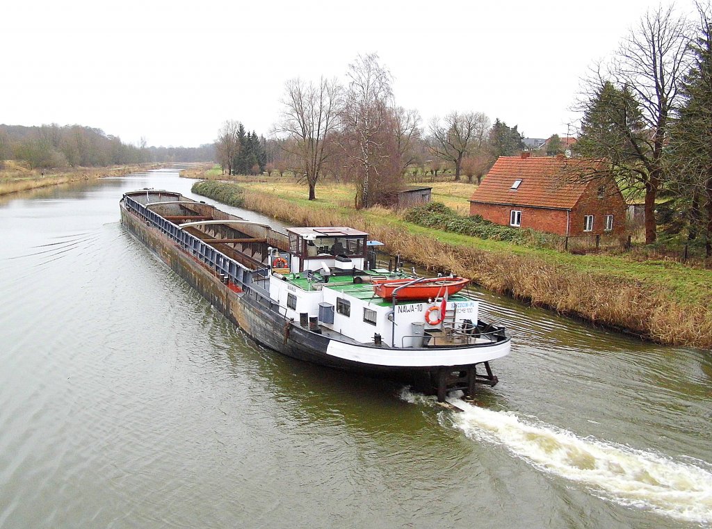 GMS NAWA 10 mit Kurs Henningskai in Lbeck-Siems im ELK unterwegs...
Aufgenommen am 3.1.2013