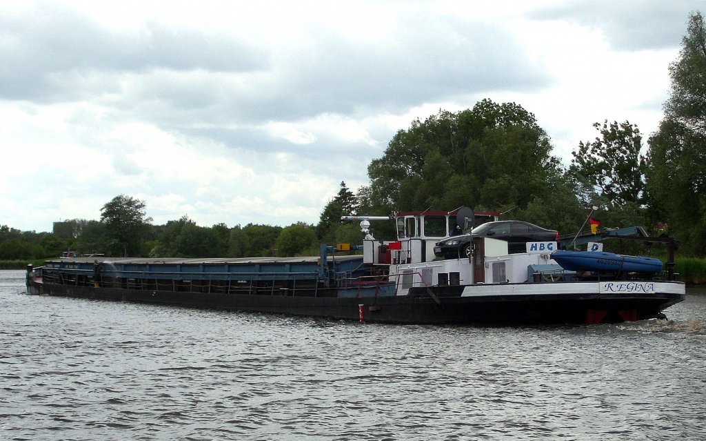 GMS REGINA ENI o4020980, luft die Kanaltrave in Lbeck zum Elbe Lbeck Kanal hoch, mit Ziel ELK-Schleuse Bssau...   Aufgenommen: 1.6.2012