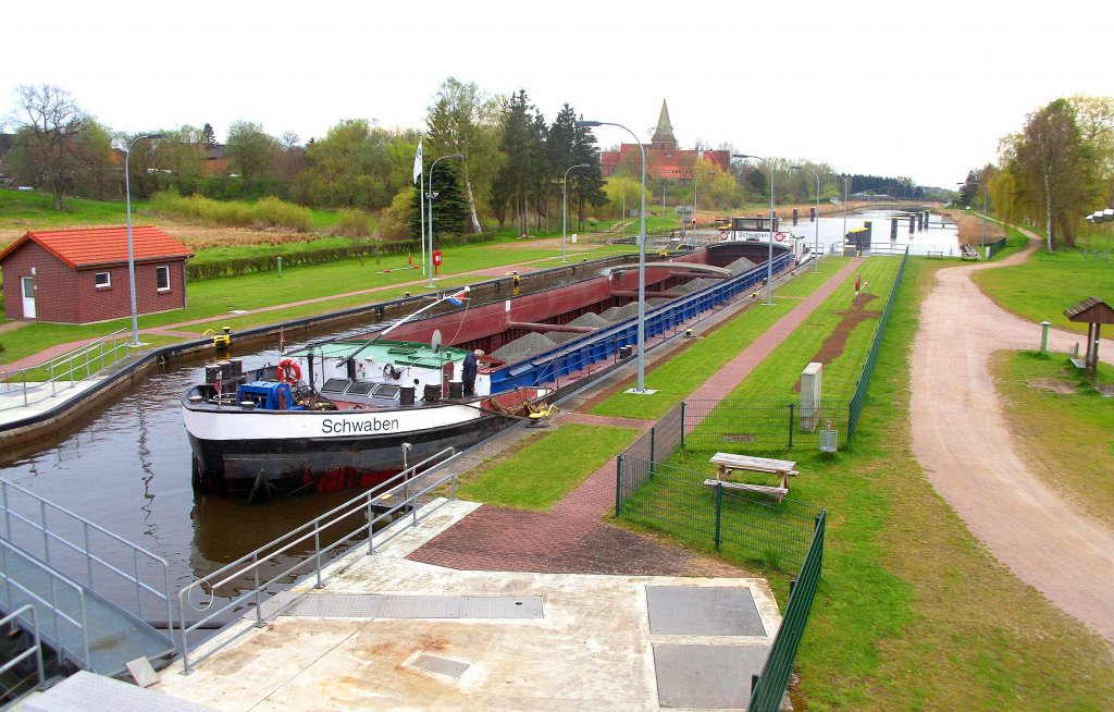 GMS SCHWABEN ENI 04005530, liegt in der 5. ELK-Schleuse in Berkenthin und wartet auf die Abschleusung...  Aufgenommen: 21.04.2012