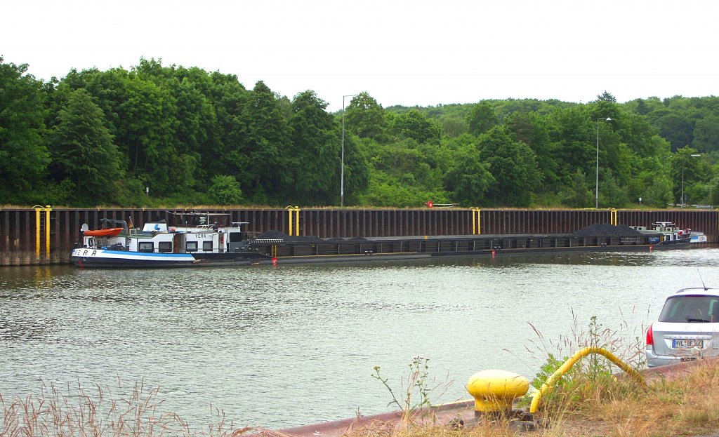 GMS VERA ENI, In Warteposition im Unterwasser ESK-Hebewerk Lneburg/Scharnebeck ...   Aufgenommen: 31.5.2012