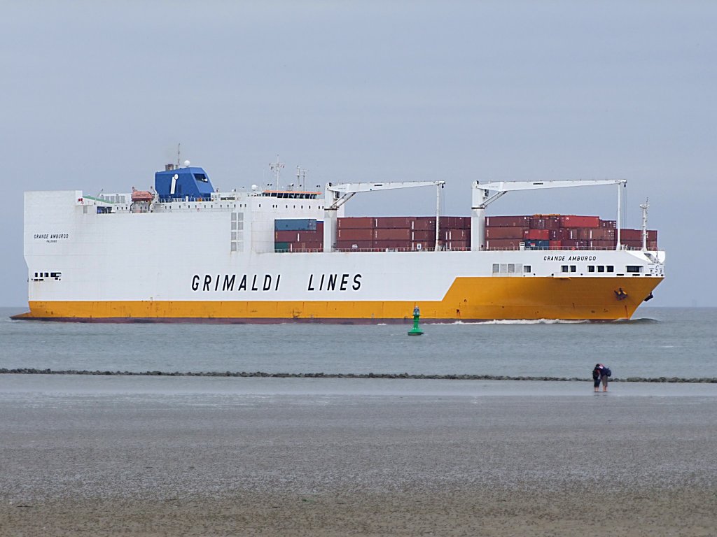 Grande-Amburgo;IMO-9246607;L=214;B=32mtr.;Leistung:18280kW ;Geschwindigkeit 21Kn; Ladekapazitt: 4650PKW, 3300Trailer, 700 TEU´s steuert die Elbmndung bei Cuxhaven an;090831