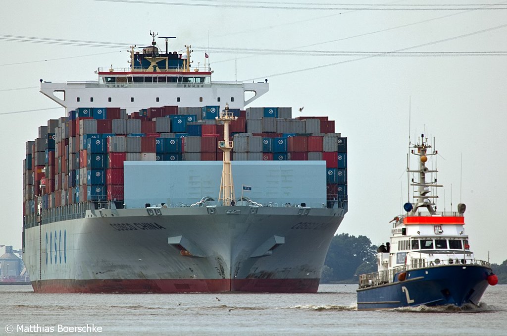 Gro und klein auf der Elbe am 07.09.09.