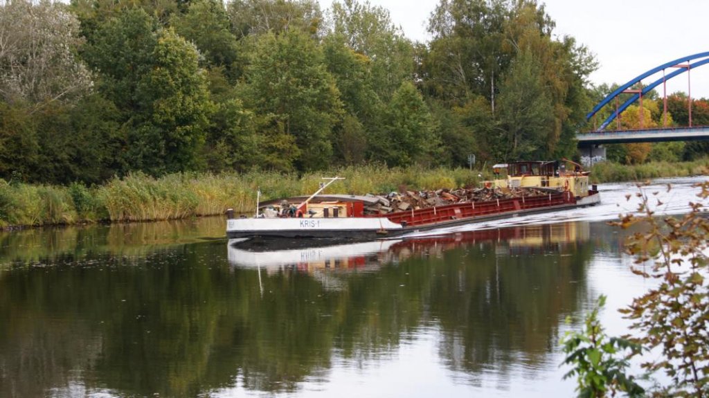 Gtermotorschiff  Kris - 1  aus wroclaw auf dem Oder - Havel - Kanal bei Zerpenschleuse in Richtung Lehnitz unterwegs. 03.10.12 17:15 Uhr.