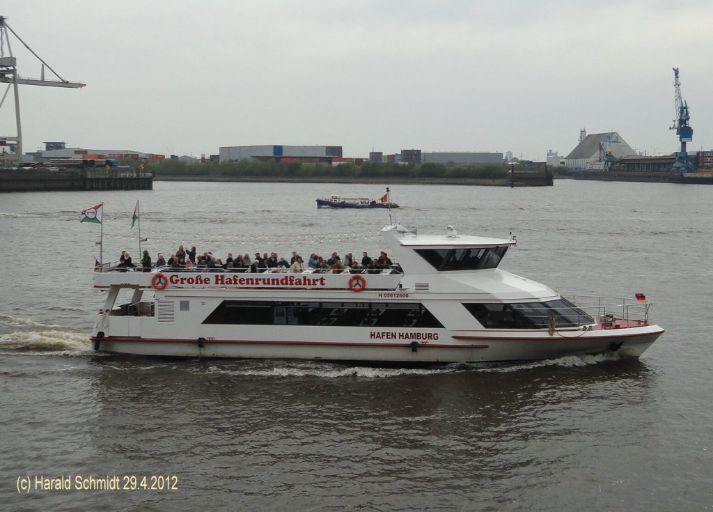 HAFEN HAMBURG (ENI 05612600) am 29.4.2012, Hamburg, Elbe Hhe Hafencity /
ex MIN HERZING / 
Binnenfahrgastschiff  / La 26,1 m, B 6,4 m, Tg 1,3 m / 1 MAN Diesel, 250 kW / max. 200 Pass. / 1995 bei Deutsche Binnenschiffswerften GmbH, Berlin /
