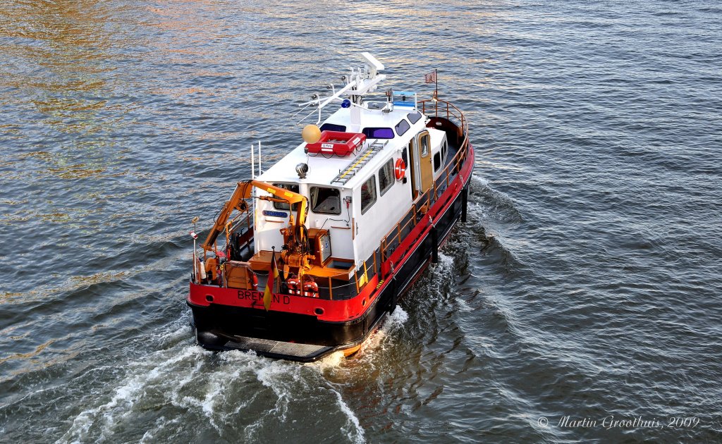 Hafenaufsichsschiff  Hafenamt1  am 25.09.2009 auf der Weser in Bremen. L:14,50m / Baujahr 1990 Fassmer-Werft Berne