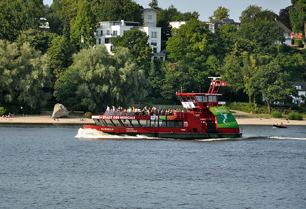 Hafenfhre  Elbmeile  kurz vor HH-Finkenwerder - 12.07.2013