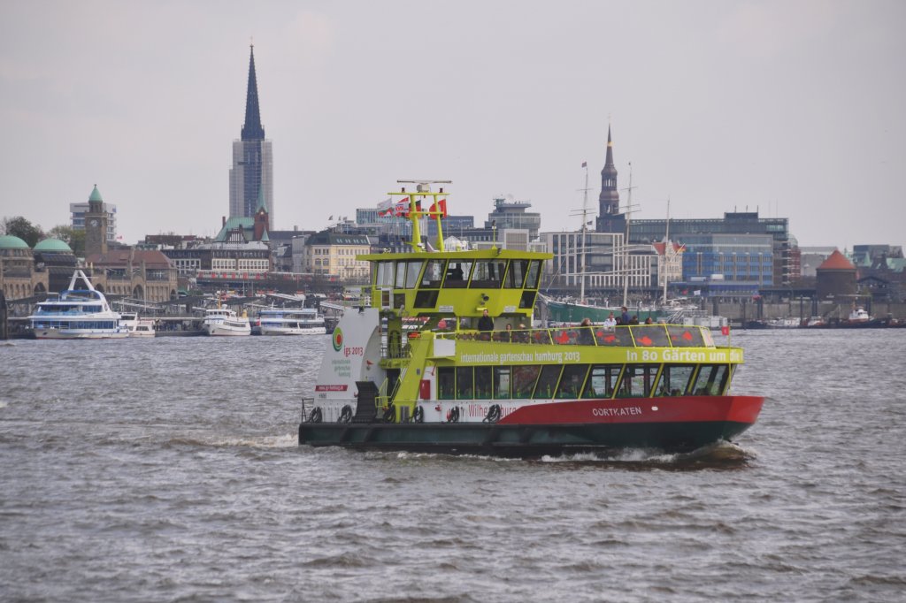 HAMBURG, 22.04.2012, Fährschiff Oortkaten mit Landungsbrücken-Kulisse im Hintergrund