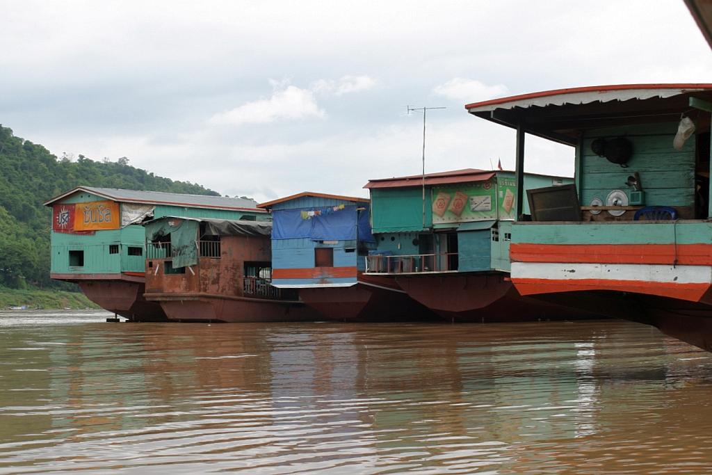 Hausboote auf dem Mekong bei Luang Prabang am 20.Mai 2007.