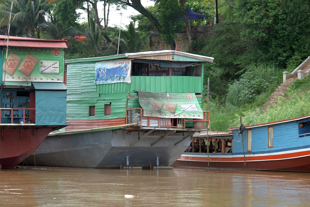 Hausboote auf dem Mekong bei Luang Prabang am 20.Mai 2007.
