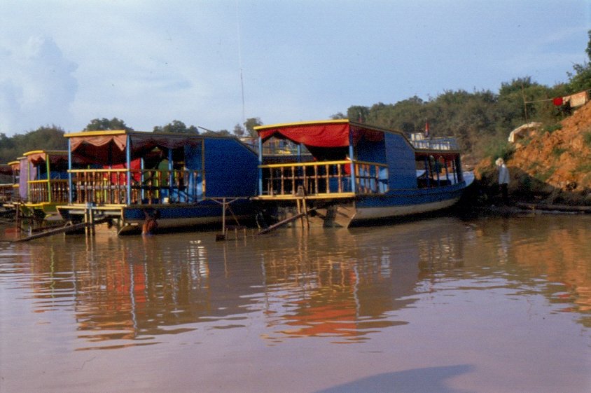Hausboote auf dem Tonle-Sap-See in Kambodscha, dem grten See Sdostasiens - Mai 2006