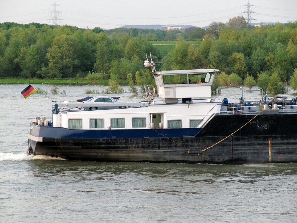 Heck, Wohnbereich u. Steuerstand vom TMS Michelangelo (4803900) im Mai 2013 a.d. Rhein