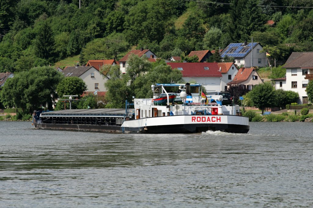 Heckansicht vom GMS  RODACH , 4502620 , 108,4 x 11 , am 30.07.2013 bei Langenprozelten auf dem Main zu Tal.