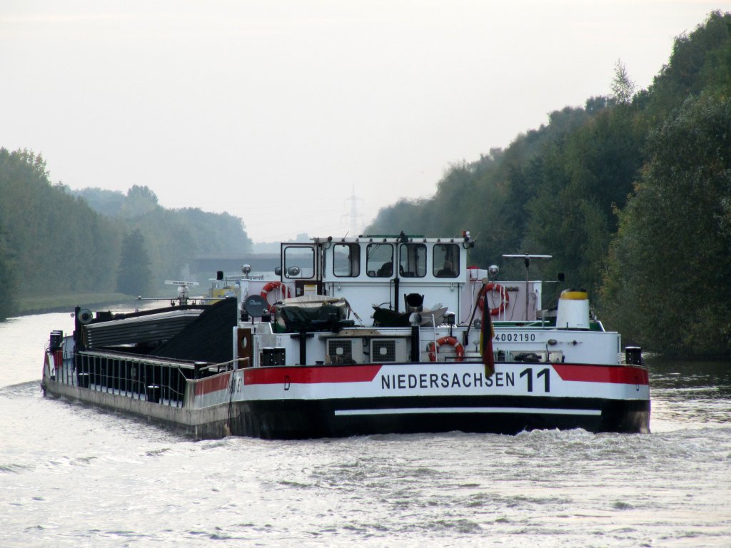 Heckansicht der  MS Niedersachsen 11 am 05.10.2010 auf dem MLK bei Wedelheine.