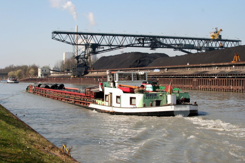 Heckansicht der MS Thorsten , 04304360 , am 23.03.2012 im MLK am KW Mehrum.