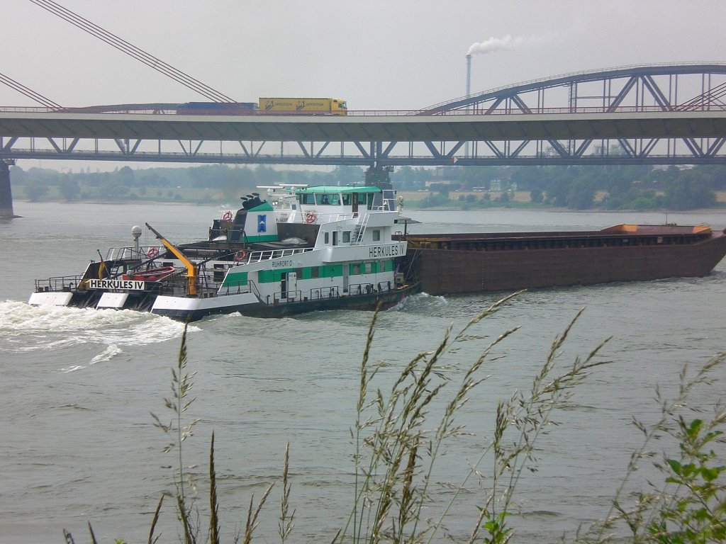 HERKULES IV im Rheinbogen Duisburg Bearl am 27.5.2008.