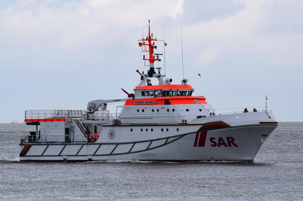 HERMAN MARWEDE , Seenotrettungskreuze , IMO 9282601 , Baujahr 2003 , 46 × 10.6m , 12.09.2017 Cuxhaven