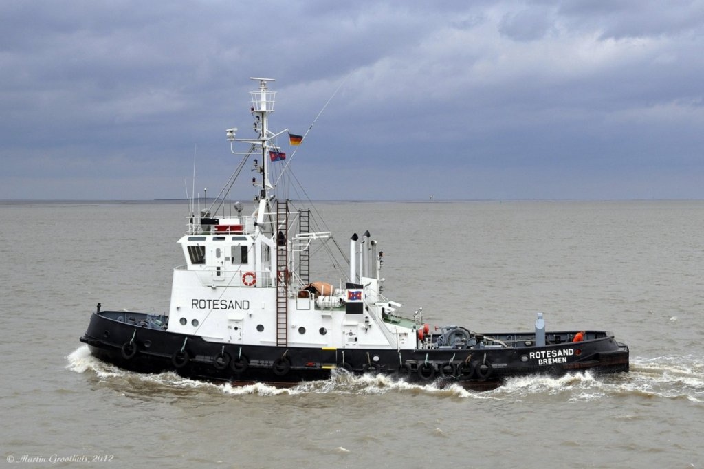 Hier noch ein Foto vom URAG-Schlepper  Rotesand  (IMO 7525205) am 18.07.2011 auf der Weser vor Bremerhaven.Er wurde nach England verkauft und fhrt jetzt unter den Namen  Nobleman  - Heimathafen Hull / UK.