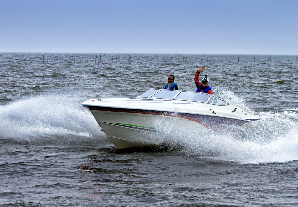 Hier wird beim Ueckermnder Poker Run mit der Helmkamera zurckgeschossen. - 01.06.2013