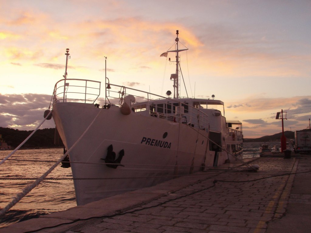 Holz Fahrgastschiff am Vranjic fr Jadrolinija gebaut. (Baujahre 1955) in Mali Losin, Kroatia am 2011:09:20 19:16