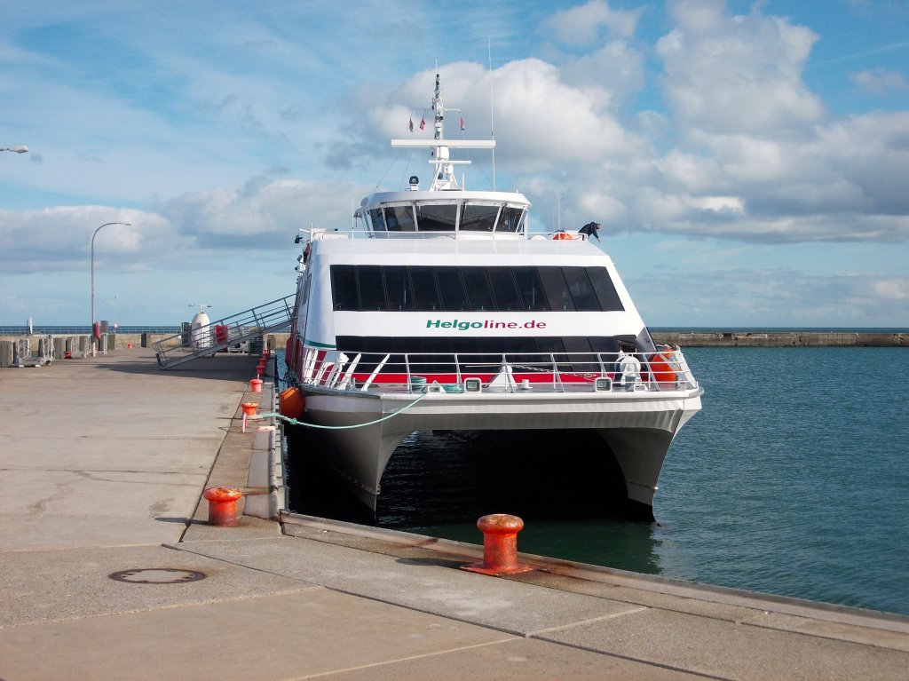 HSC HALUNDER JET im Oktober 2012 am Anleger Helgoland