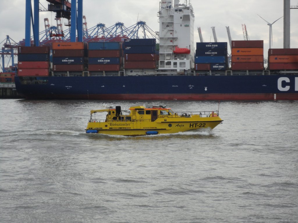 HT 22 ANJA am 27.11.2012, Hamburg, Elbe Hhe Neumhlen /
Arbeitsfahrzeug der Hansataucher, Hamburg /