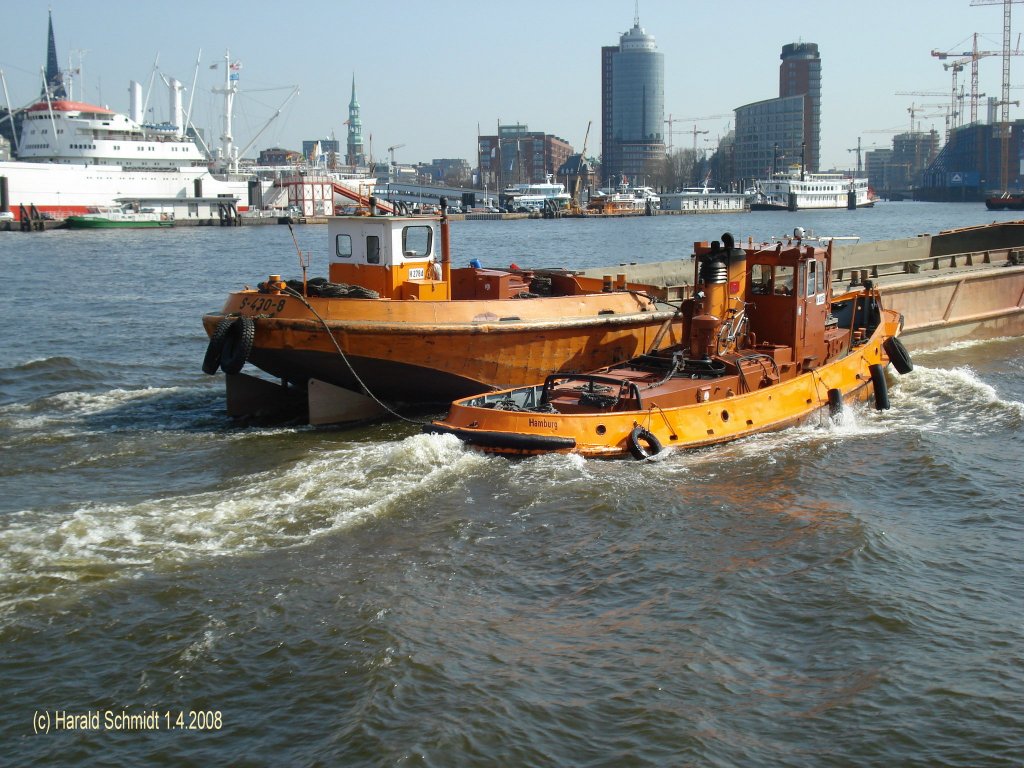 HUGO LENTZ (H 4005) am 1.4.2008 beim seitlichen Schleppen, Hamburg, Elbe Hhe Landungsbrcken /
La 18,39 m, B 4,88 m, Tg 1,9 m / 305 PS, 9,6 kn / 1965 bei Aug. Pahl, Hamburg-Finkenwerder / Eigner:  Hamburg Port Authority (HPA) /
