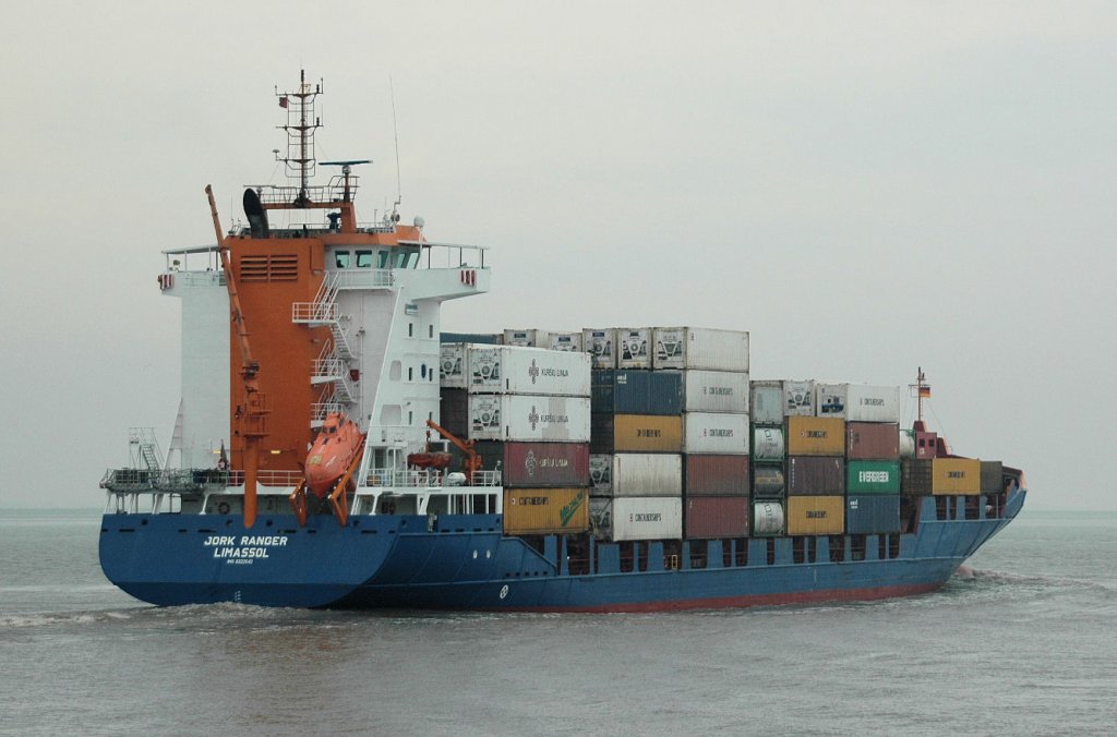 Jork  Ranger  (IMO: 9322542) , ein Containerschiff , nach der Ausfahrt aus der NOK-Schleuse Brunsbttel Richtung Elbe. Beobachtet am 4.4.2011.