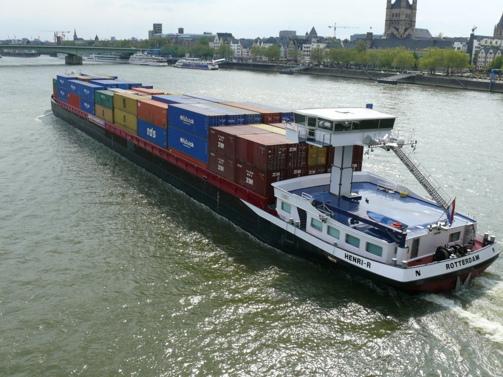 Kln am 25.04.2009, Containerschiff 'Henri'