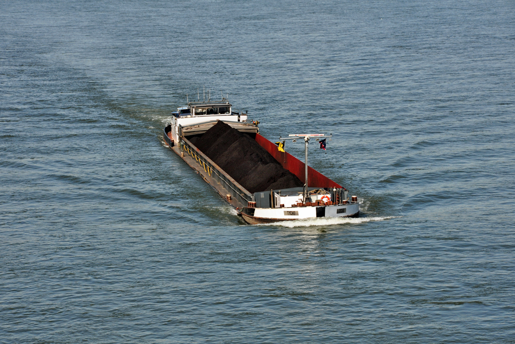 Kohlefrachter  TYCHO  (NL) auf dem Rhein bei Bonn - 01.10.2012