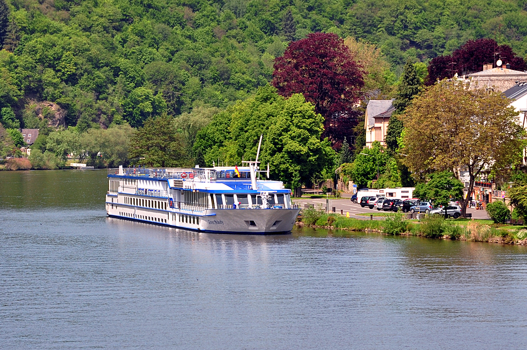 Kreuzfahrtschiff  River Melody  in Traben-Trarbach - 14.05.2012