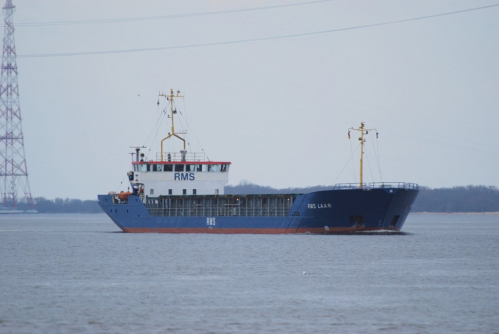 Kmo RMS Laar IMO-Nummer:8508400 Flagge:Antigua und Barbuda Lnge:83.0m Breite:11.0m Baujahr:1985 Bauwerft:Peters Schiffswerft,Wewelsfleth Deutschland aufgenommen in Lhe am 13.03.11