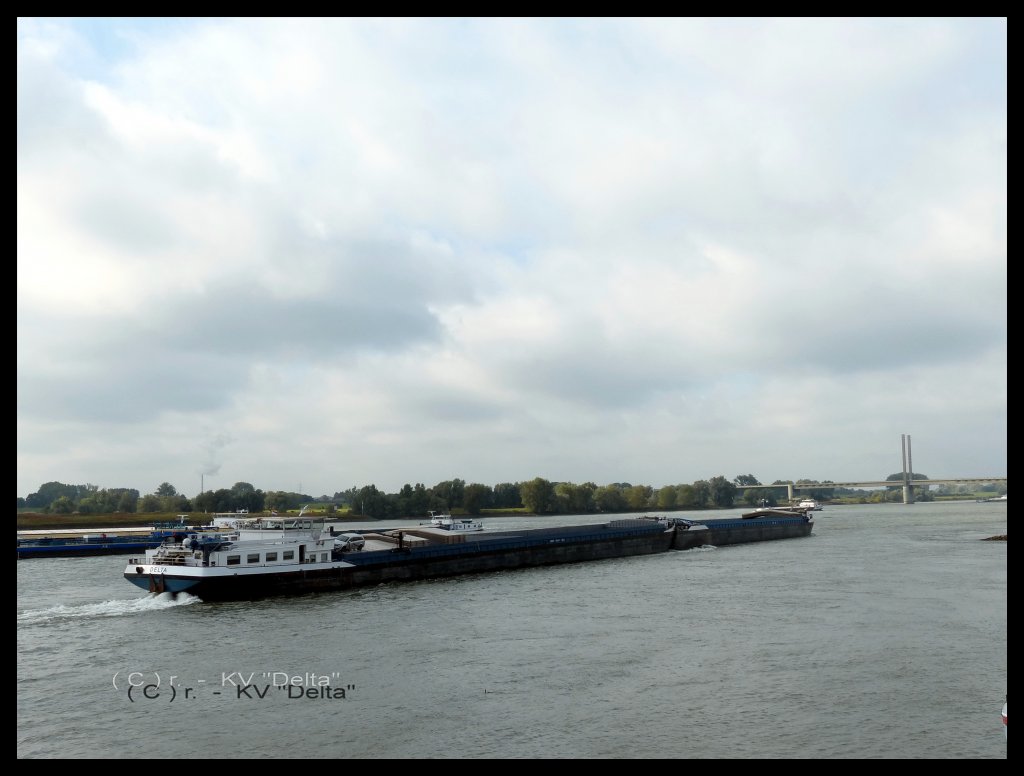 KV  Delta  mit SL  Delta II  beide aus Rotterdam, ENI 02328379, der Verband hat eine Gesamtlnge von 176m und die Gesamttonage betrgt 5449 Tonnen. Das Foto ist vom Herbst 2012.